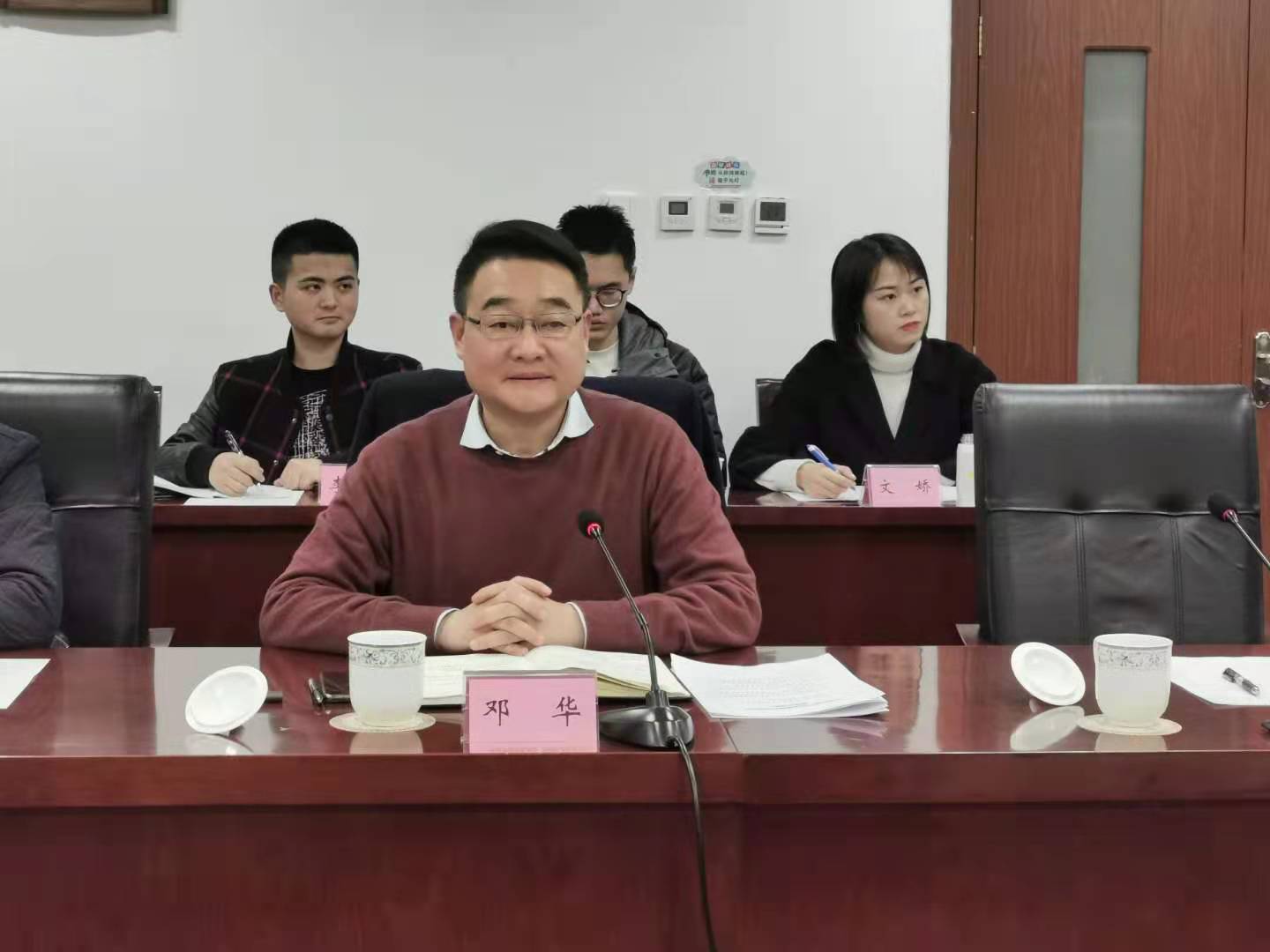 “省、市、縣三級(jí)聯(lián)動(dòng)，多方齊力推動(dòng)達(dá)州苧麻產(chǎn)業(yè)發(fā)展”。