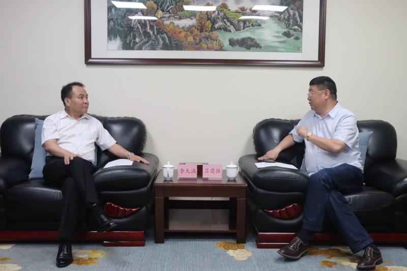 李天滿會(huì)見(jiàn)四川大學(xué)全球創(chuàng)聯(lián)常務(wù)副會(huì)長(zhǎng)、四川會(huì)長(zhǎng)呂藺強(qiáng)一行