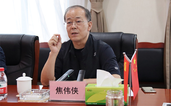 四川省委省政府決策咨詢委員會(huì)、西財(cái)智庫領(lǐng)導(dǎo)專家蒞臨四川棉麻集團(tuán)指導(dǎo)工作